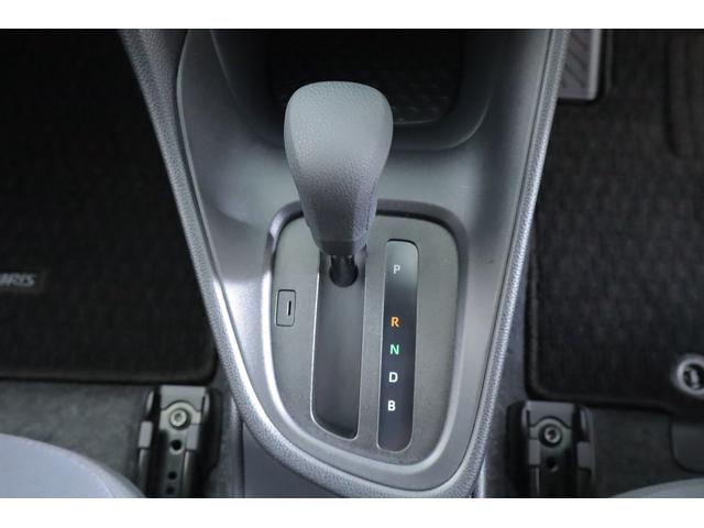 ヤリス Ｘ　衝突被害軽減ブレーキ　車線逸脱警報　クリアランスソナー　純正ディスプレイオーディオナビ　オートハイビーム　先行車発進告知機能　キーレス　Ｂｌｕｅｔｏｏｔｈ接続　純正ＤＶＤプレイヤー　電動格納ミラー　横滑り防止装置（23枚目）