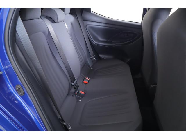 ヤリス Ｘ　衝突被害軽減ブレーキ　車線逸脱警報　クリアランスソナー　純正ディスプレイオーディオナビ　オートハイビーム　先行車発進告知機能　キーレス　Ｂｌｕｅｔｏｏｔｈ接続　純正ＤＶＤプレイヤー　電動格納ミラー　横滑り防止装置（32枚目）