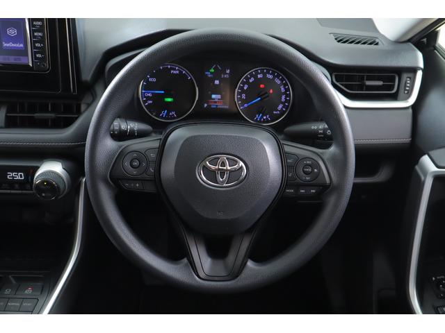ＲＡＶ４ ハイブリッドＸ　衝突被害軽減ブレーキ　レーダークルーズ　純正ＳＤナビＴＶ　バックカメラ　スマートキー　車線逸脱警報　クリアランスソナー　オートハイビーム　先行車発進告知機能　Ｂｌｕｅｔｏｏｔｈ接続　ＬＥＤヘッドライト　横滑り防止装置（13枚目）