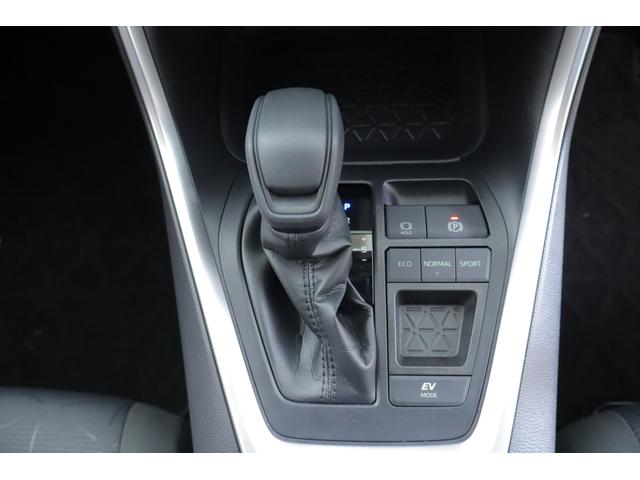 ＲＡＶ４ ハイブリッドＸ　衝突被害軽減ブレーキ　レーダークルーズ　純正ＳＤナビＴＶ　バックカメラ　スマートキー　車線逸脱警報　クリアランスソナー　オートハイビーム　先行車発進告知機能　Ｂｌｕｅｔｏｏｔｈ接続　ＬＥＤヘッドライト　横滑り防止装置（25枚目）