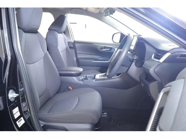 ＲＡＶ４ ハイブリッドＸ　衝突被害軽減ブレーキ　レーダークルーズ　純正ＳＤナビＴＶ　バックカメラ　スマートキー　車線逸脱警報　クリアランスソナー　オートハイビーム　先行車発進告知機能　Ｂｌｕｅｔｏｏｔｈ接続　ＬＥＤヘッドライト　横滑り防止装置（32枚目）