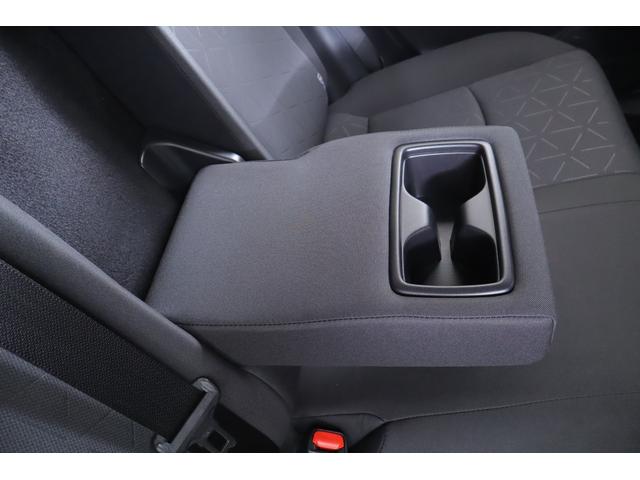 ＲＡＶ４ ハイブリッドＸ　衝突被害軽減ブレーキ　レーダークルーズ　純正ＳＤナビＴＶ　バックカメラ　スマートキー　車線逸脱警報　クリアランスソナー　オートハイビーム　先行車発進告知機能　Ｂｌｕｅｔｏｏｔｈ接続　ＬＥＤヘッドライト　横滑り防止装置（35枚目）