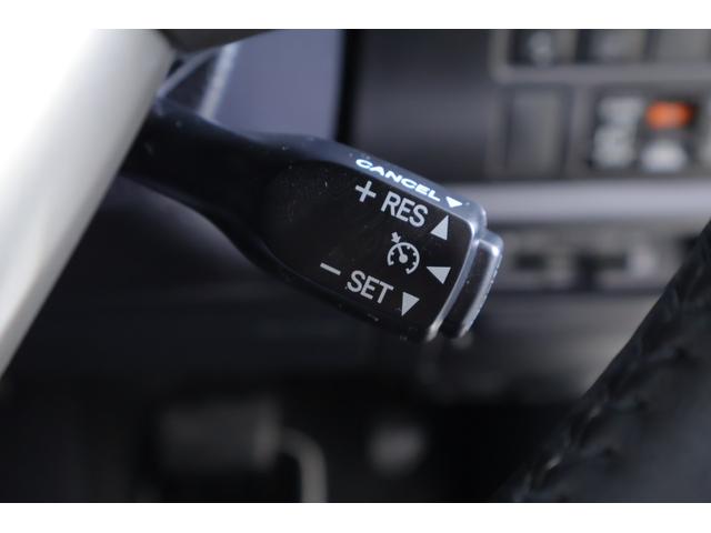 ヴォクシー ＺＳ　煌ＩＩ　衝突被害軽減ブレーキ　純正９型ナビ　地デジＴＶ　バックカメラ　スマートキー　ＥＴＣ２．０　クルーズコントロール　車線逸脱警報　オートハイビーム　両側電動ドア　クリアランスソナー　先行車発進告知機能　ドラレコ　Ｂｌｕｅｔｏｏｔｈ接続　ＬＥＤライト（22枚目）