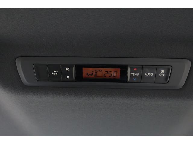 ヴォクシー ＺＳ　煌ＩＩ　衝突被害軽減ブレーキ　純正９型ナビ　地デジＴＶ　バックカメラ　スマートキー　ＥＴＣ２．０　クルーズコントロール　車線逸脱警報　オートハイビーム　両側電動ドア　クリアランスソナー　先行車発進告知機能　ドラレコ　Ｂｌｕｅｔｏｏｔｈ接続　ＬＥＤライト（31枚目）