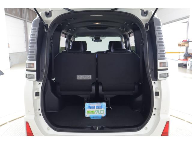 ヴォクシー ＺＳ　煌ＩＩ　衝突被害軽減ブレーキ　純正９型ナビ　地デジＴＶ　バックカメラ　スマートキー　ＥＴＣ２．０　クルーズコントロール　車線逸脱警報　オートハイビーム　両側電動ドア　クリアランスソナー　先行車発進告知機能　ドラレコ　Ｂｌｕｅｔｏｏｔｈ接続　ＬＥＤライト（44枚目）