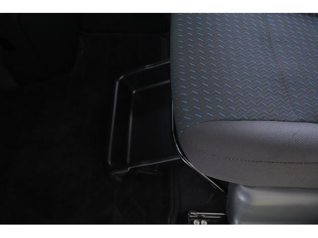 ルーミー カスタムＧ　４ＷＤ　衝突被害軽減ブレーキ　純正９インチＤＡ　地デジＴＶ　全周囲カメラ　スマートキー　ＥＴＣ２．０　レーダークルーズ　車線逸脱警報　オートハイビーム　コーナーセンサー　両側電動ドア　シートヒーター　Ｂｌｕｅｔｏｏｔｈ接続　ＬＥＤヘッドライト（36枚目）