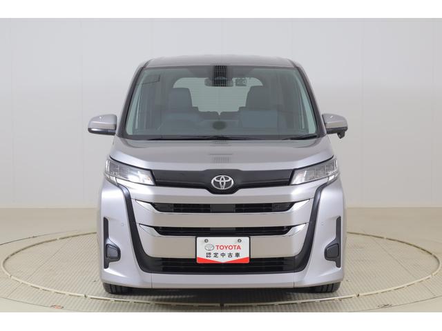 ノア Ｘ　衝突被害軽減ブレーキ　レーダークルーズ　車線逸脱警報　純正８インチＤＡ　バックカメラ　ＥＴＣ２．０　オートハイビーム　クリアランスソナー　前後ドラレコ　先行車発進告知機能　キーレス　Ｂｌｕｅｔｏｏｔｈ接続　ＬＥＤヘッドライト　横滑り防止装置（42枚目）