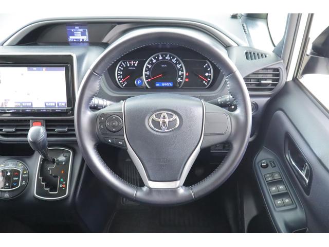 ヴォクシー ＺＳ　煌　純正９インチナビ　地デジＴＶ　バックカメラ　スマートキー　ＥＴＣ　両側電動スライドドア　Ｂｌｕｅｔｏｏｔｈ接続　アイドリングストップ　ＬＥＤヘッドライト　純正アルミ　横滑り防止装置（13枚目）