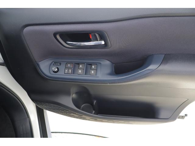 ヴォクシー ＺＳ　煌　純正９インチナビ　地デジＴＶ　バックカメラ　スマートキー　ＥＴＣ　両側電動スライドドア　Ｂｌｕｅｔｏｏｔｈ接続　アイドリングストップ　ＬＥＤヘッドライト　純正アルミ　横滑り防止装置（30枚目）