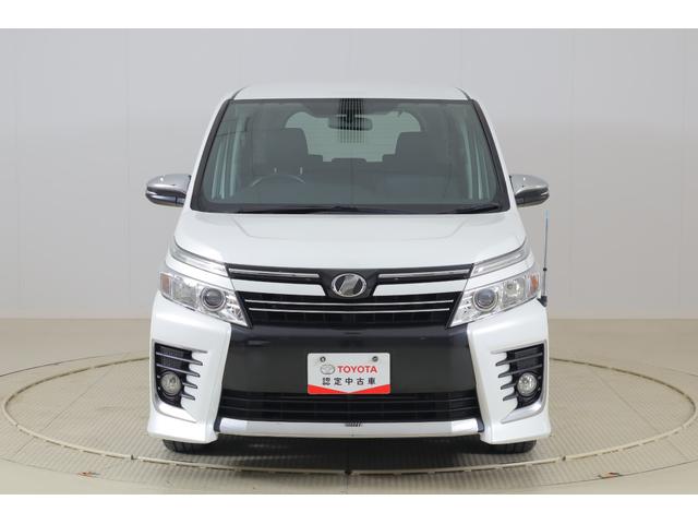 ヴォクシー ＺＳ　煌　純正９インチナビ　地デジＴＶ　バックカメラ　スマートキー　ＥＴＣ　両側電動スライドドア　Ｂｌｕｅｔｏｏｔｈ接続　アイドリングストップ　ＬＥＤヘッドライト　純正アルミ　横滑り防止装置（38枚目）