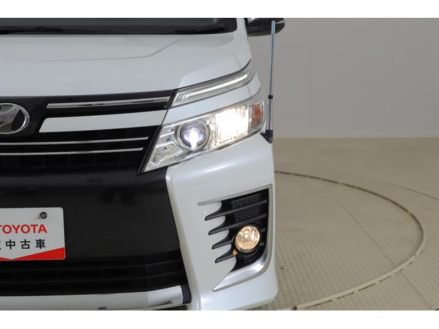 ヴォクシー ＺＳ　煌　純正９インチナビ　地デジＴＶ　バックカメラ　スマートキー　ＥＴＣ　両側電動スライドドア　Ｂｌｕｅｔｏｏｔｈ接続　アイドリングストップ　ＬＥＤヘッドライト　純正アルミ　横滑り防止装置（43枚目）