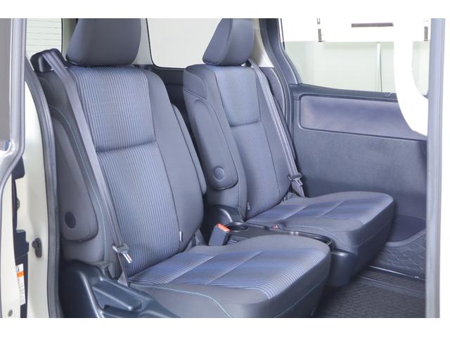 ヴォクシー ＺＳ　煌ＩＩ　衝突被害軽減ブレーキ　純正９型ナビ　地デジＴＶ　バックカメラ　スマートキー　ＥＴＣ　クルーズコントロール　車線逸脱警報　オートハイビーム　両側電動ドア　クリアランスソナー　先行車発進告知機能　ドラレコ　Ｂｌｕｅｔｏｏｔｈ接続　ＬＥＤヘッドライト（35枚目）