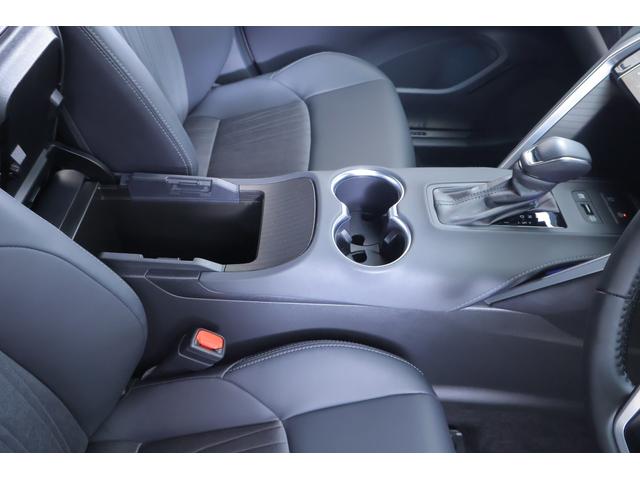 ハリアーハイブリッド G 衝突被害軽減ブレーキ 純正12.3インチDA 地デジTV バックカメラ BSM レーダークルーズ オートハイビーム 車線逸脱警報 デジタルミラー ドラレコ クリアランスソナー ETC パワーシート パワーバックドア LEDライト 横滑り防止装置 ワンオーナー(33枚目)