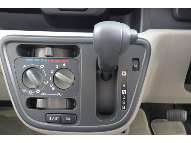 パッソ Ｘ　Ｓ　衝突被害軽減ブレーキ　純正ＳＤナビＴＶ　バックカメラ　スマートキー　シートヒーター　クリアランスソナー　車線逸脱警報　オートハイビーム　電動格納ミラー　Ｂｌｕｅｔｏｏｔｈ接続　先行車発告知機能　アイドリングストップ　横滑り防止装置（19枚目）