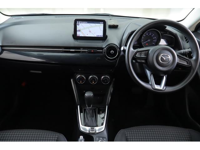 デミオ １３Ｓ　衝突被害軽減ブレーキ　純正マツダコネクトナビ　地デジＴＶ　バックカメラ　ＢＳＭ　スマートキー　ＥＴＣ　車線逸脱警報　オートハイビーム　クリアランスソナー　シートヒーター　Ｂｌｕｅｔｏｏｔｈ接続　ＬＥＤヘッドライト　横滑り防止装置（12枚目）