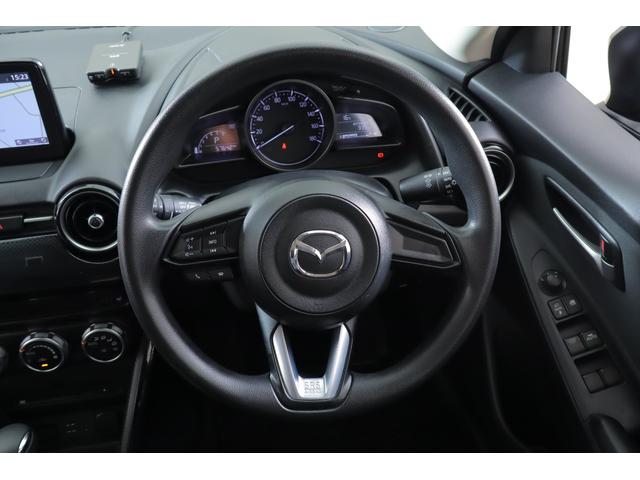 デミオ １３Ｓ　衝突被害軽減ブレーキ　純正マツダコネクトナビ　地デジＴＶ　バックカメラ　ＢＳＭ　スマートキー　ＥＴＣ　車線逸脱警報　オートハイビーム　クリアランスソナー　シートヒーター　Ｂｌｕｅｔｏｏｔｈ接続　ＬＥＤヘッドライト　横滑り防止装置（13枚目）