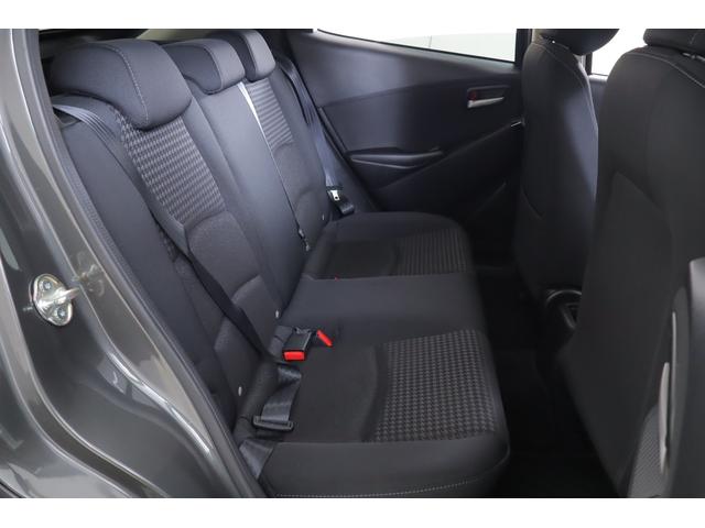 デミオ １３Ｓ　衝突被害軽減ブレーキ　純正マツダコネクトナビ　地デジＴＶ　バックカメラ　ＢＳＭ　スマートキー　ＥＴＣ　車線逸脱警報　オートハイビーム　クリアランスソナー　シートヒーター　Ｂｌｕｅｔｏｏｔｈ接続　ＬＥＤヘッドライト　横滑り防止装置（30枚目）