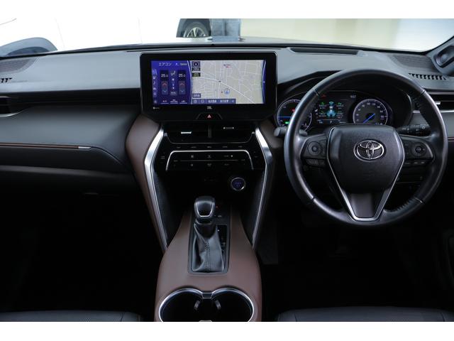 ハリアーハイブリッド Ｚ　レザーパッケージ　衝突被害軽減ブレーキ　レーダークルーズ　１２．３インチＪＢＬプレミアムナビ　地デジＴＶ　バックカメラ　ＢＳＭ　車線逸脱警報　クリアランスソナー　ＥＴＣ　シートヒーター＆クール　ステアリングヒーター　パワーバックドア　デジタルミラー　ドラレコ（12枚目）