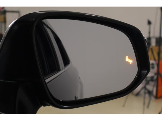 ハリアーハイブリッド Ｚ　レザーパッケージ　衝突被害軽減ブレーキ　レーダークルーズ　１２．３インチＪＢＬプレミアムナビ　地デジＴＶ　バックカメラ　ＢＳＭ　車線逸脱警報　クリアランスソナー　ＥＴＣ　シートヒーター＆クール　ステアリングヒーター　パワーバックドア　デジタルミラー　ドラレコ（32枚目）