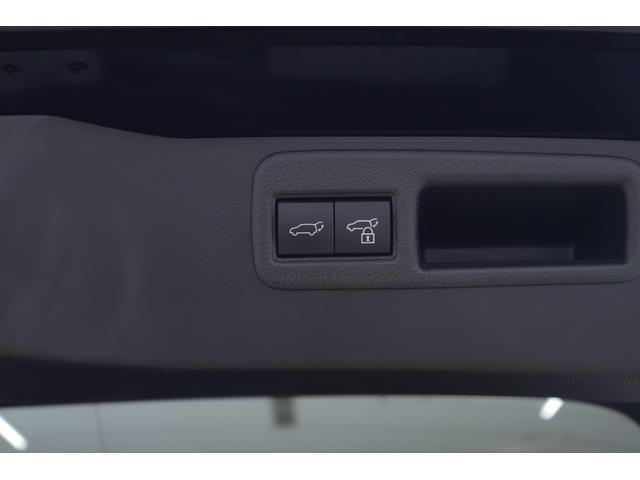 ハリアーハイブリッド Ｚ　レザーパッケージ　衝突被害軽減ブレーキ　レーダークルーズ　１２．３インチＪＢＬプレミアムナビ　地デジＴＶ　バックカメラ　ＢＳＭ　車線逸脱警報　クリアランスソナー　ＥＴＣ　シートヒーター＆クール　ステアリングヒーター　パワーバックドア　デジタルミラー　ドラレコ（45枚目）