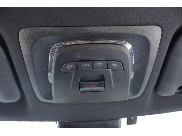 カローラクロス ハイブリッド S 衝突被害軽減ブレーキ 純正9インチDA 地デジTV バックカメラ スマートキー レーダークルーズ ETC 車線逸脱警報 クリアランスソナー オートハイビーム Bluetooth接続 LEDヘッドライト 横滑り防止装置 ワンオーナー(29枚目)