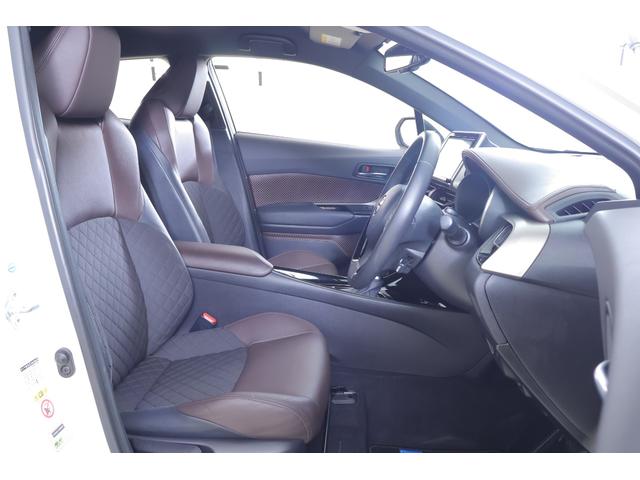 Ｃ－ＨＲ Ｇ　衝突被害軽減ブレーキ　純正９インチナビ　地デジＴＶ　バックカメラ　ＢＳＭ　スマートキー　ＥＴＣ　レーダークルーズ　車線逸脱警報　オートハイビーム　クリアランスソナー　シートヒーター　Ｂｌｕｅｔｏｏｔｈ接続　ＬＥＤヘッドライト　横滑防止装置　ワンオーナー（34枚目）