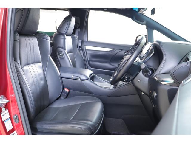 アルファード ３．５エグゼクティブラウンジＳ　４ＷＤ　衝突被害軽減ブレーキ　サンルーフ　ＪＢＬナビ地デジＴＶ　全周囲カメラ　１２．１インチリアエンター　レーダークルーズ　車線逸脱警報　ＢＳＭ　デジタルミラー　シートヒーター＆クール　ドラレコ　パワーバックドア　３眼ＬＥＤライト（45枚目）