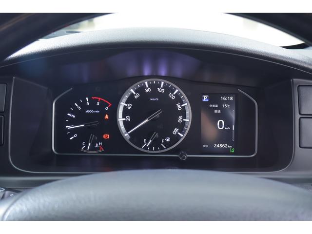 ハイエースバン スーパーGLダークプライムII 4WD 衝突被害軽減ブレーキ 純正SDナビ 地デジTV 全周囲カメラ スマートキー ETC 車線逸脱警報 オートハイビーム 両側電動ドア LEDヘッドライト デジタルミラー 純正アルミ AC100V電源 横滑り防止装置(18枚目)