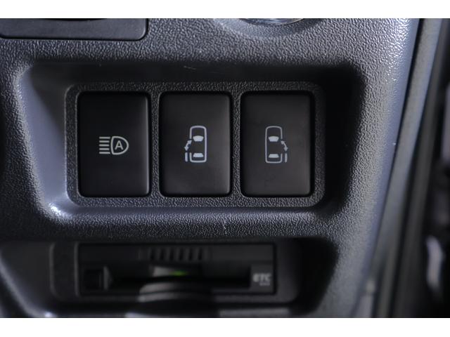 ハイエースバン スーパーGLダークプライムII 4WD 衝突被害軽減ブレーキ 純正SDナビ 地デジTV 全周囲カメラ スマートキー ETC 車線逸脱警報 オートハイビーム 両側電動ドア LEDヘッドライト デジタルミラー 純正アルミ AC100V電源 横滑り防止装置(27枚目)