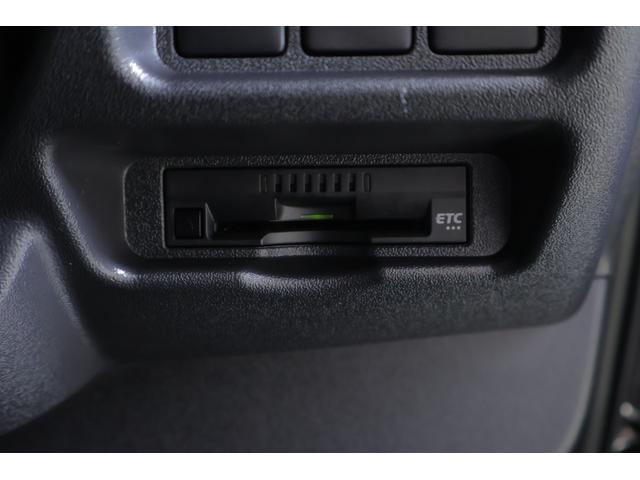 ハイエースバン スーパーGLダークプライムII 4WD 衝突被害軽減ブレーキ 純正SDナビ 地デジTV 全周囲カメラ スマートキー ETC 車線逸脱警報 オートハイビーム 両側電動ドア LEDヘッドライト デジタルミラー 純正アルミ AC100V電源 横滑り防止装置(28枚目)