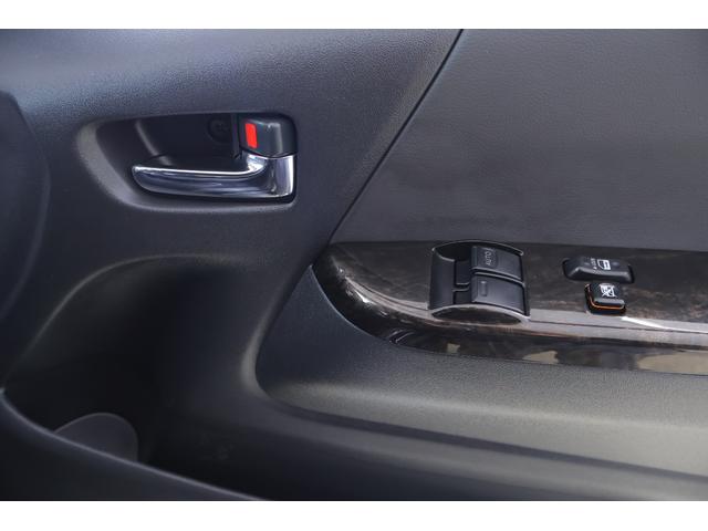 ハイエースバン スーパーGLダークプライムII 4WD 衝突被害軽減ブレーキ 純正SDナビ 地デジTV 全周囲カメラ スマートキー ETC 車線逸脱警報 オートハイビーム 両側電動ドア LEDヘッドライト デジタルミラー 純正アルミ AC100V電源 横滑り防止装置(35枚目)