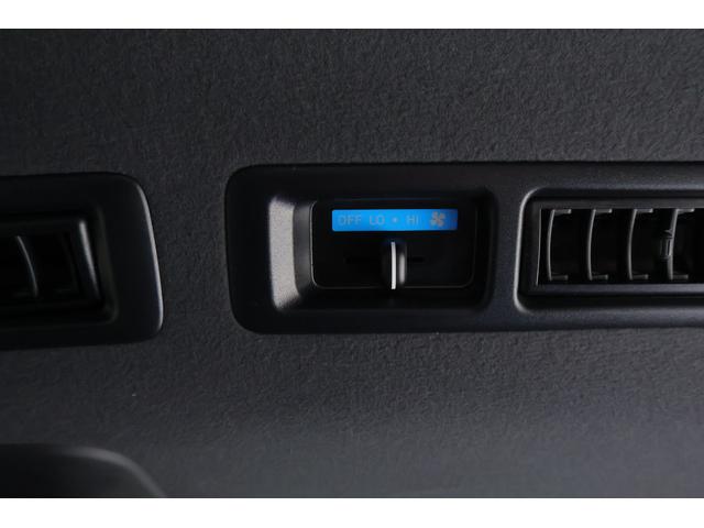 ハイエースバン スーパーGLダークプライムII 4WD 衝突被害軽減ブレーキ 純正SDナビ 地デジTV 全周囲カメラ スマートキー ETC 車線逸脱警報 オートハイビーム 両側電動ドア LEDヘッドライト デジタルミラー 純正アルミ AC100V電源 横滑り防止装置(40枚目)