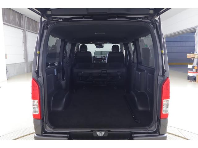 ハイエースバン スーパーGLダークプライムII 4WD 衝突被害軽減ブレーキ 純正SDナビ 地デジTV 全周囲カメラ スマートキー ETC 車線逸脱警報 オートハイビーム 両側電動ドア LEDヘッドライト デジタルミラー 純正アルミ AC100V電源 横滑り防止装置(42枚目)