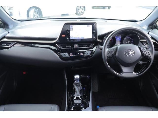 C-HR G モード ネロ セーフティプラスIII 8インチDAナビ 全周囲カメラ 衝突被害軽減ブレーキ BSM レーダークルーズ オートハイビーム ETC クリアランスソナー 車線逸脱警報 シートヒーター ドラレコ LEDライト AC100V-1500W ワンオーナー(12枚目)