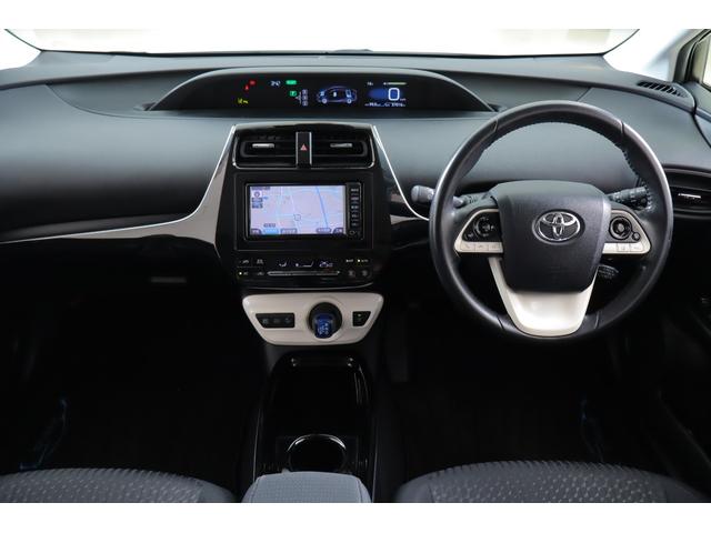 プリウス Ｓセーフティプラス　衝突被害軽減ブレーキ　レーダークルーズ　純正ＳＤナビＴＶ　バックカメラ　スマートキー　ＥＴＣ　オートハイビーム　車線逸脱警報　クリアランスソナー　ＬＥＤヘッドライト　Ｂｌｕｅｔｏｏｔｈ接続　横滑り防止装置　ワンオーナー（12枚目）