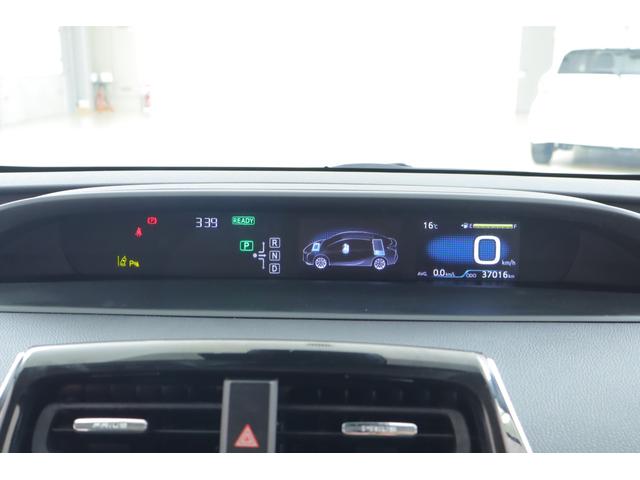 プリウス Ｓセーフティプラス　衝突被害軽減ブレーキ　レーダークルーズ　純正ＳＤナビＴＶ　バックカメラ　スマートキー　ＥＴＣ　オートハイビーム　車線逸脱警報　クリアランスソナー　ＬＥＤヘッドライト　Ｂｌｕｅｔｏｏｔｈ接続　横滑り防止装置　ワンオーナー（16枚目）