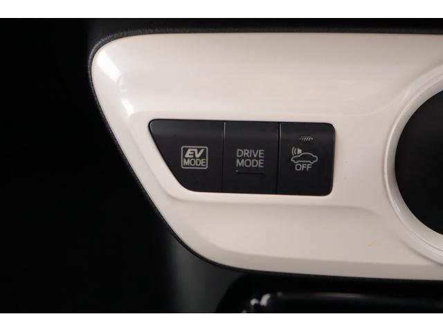 プリウス Ｓセーフティプラス　衝突被害軽減ブレーキ　レーダークルーズ　純正ＳＤナビＴＶ　バックカメラ　スマートキー　ＥＴＣ　オートハイビーム　車線逸脱警報　クリアランスソナー　ＬＥＤヘッドライト　Ｂｌｕｅｔｏｏｔｈ接続　横滑り防止装置　ワンオーナー（24枚目）