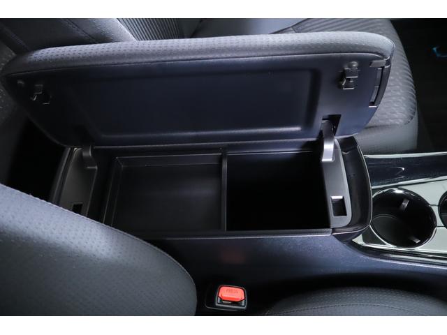 プリウス Ｓセーフティプラス　衝突被害軽減ブレーキ　レーダークルーズ　純正ＳＤナビＴＶ　バックカメラ　スマートキー　ＥＴＣ　オートハイビーム　車線逸脱警報　クリアランスソナー　ＬＥＤヘッドライト　Ｂｌｕｅｔｏｏｔｈ接続　横滑り防止装置　ワンオーナー（29枚目）