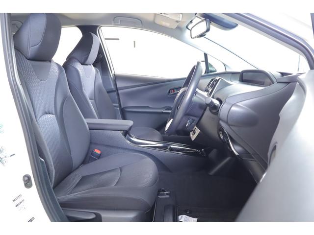 プリウス Ｓセーフティプラス　衝突被害軽減ブレーキ　レーダークルーズ　純正ＳＤナビＴＶ　バックカメラ　スマートキー　ＥＴＣ　オートハイビーム　車線逸脱警報　クリアランスソナー　ＬＥＤヘッドライト　Ｂｌｕｅｔｏｏｔｈ接続　横滑り防止装置　ワンオーナー（31枚目）