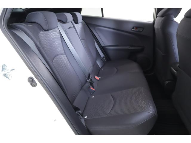 プリウス Ｓセーフティプラス　衝突被害軽減ブレーキ　レーダークルーズ　純正ＳＤナビＴＶ　バックカメラ　スマートキー　ＥＴＣ　オートハイビーム　車線逸脱警報　クリアランスソナー　ＬＥＤヘッドライト　Ｂｌｕｅｔｏｏｔｈ接続　横滑り防止装置　ワンオーナー（33枚目）