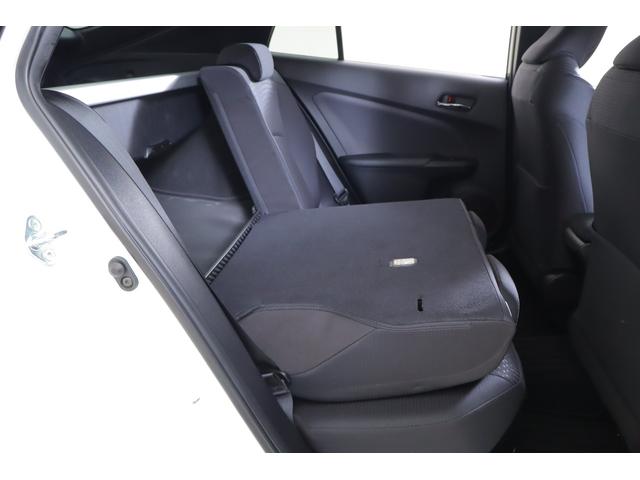 プリウス Ｓセーフティプラス　衝突被害軽減ブレーキ　レーダークルーズ　純正ＳＤナビＴＶ　バックカメラ　スマートキー　ＥＴＣ　オートハイビーム　車線逸脱警報　クリアランスソナー　ＬＥＤヘッドライト　Ｂｌｕｅｔｏｏｔｈ接続　横滑り防止装置　ワンオーナー（35枚目）