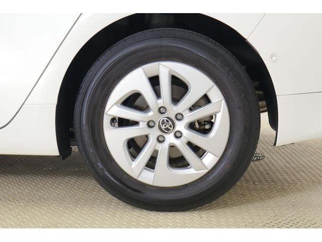 プリウス Ｓセーフティプラス　衝突被害軽減ブレーキ　レーダークルーズ　純正ＳＤナビＴＶ　バックカメラ　スマートキー　ＥＴＣ　オートハイビーム　車線逸脱警報　クリアランスソナー　ＬＥＤヘッドライト　Ｂｌｕｅｔｏｏｔｈ接続　横滑り防止装置　ワンオーナー（43枚目）