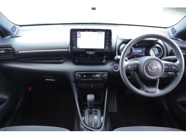 ヤリス Ｇ　衝突被害軽減ブレーキ　純正８インチＤＡナビ　バックカメラ　スマートキー　ＥＴＣ　レーダークルーズ　オートハイビーム　車線逸脱警報　クリアランスソナー　前後ドラレコ　シートヒーター　先行車発進告知機能　Ｂｌｕｅｔｏｏｔｈ接続　横滑り防止装置（12枚目）