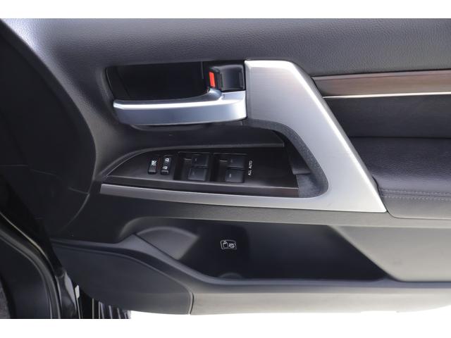 ランドクルーザー ＡＸ　Ｇセレクション　４ＷＤ　衝突被害軽減ブレーキ　ＳＤナビ　地デジＴＶ　バックカメラ　レーダークルーズ　スマートキー　ＥＴＣ　オートハイビーム　車線逸脱警報　クリアランスソナー　本革　シートヒーター　ステアリングヒーター　前後ドラレコ　ＬＥＤヘッドライト（35枚目）