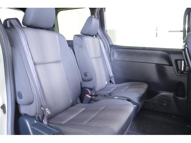 ヴォクシー ＺＳ　煌ＩＩ　衝突被害軽減ブレーキ　ＳＤナビ　地デジＴＶ　バックカメラ　後席モニター　スマートキー　ＥＴＣ　クルーズコントロール　車線逸脱警報　オートハイビーム　両側電動ドア　クリアランスソナー　先行車発進告知機能　Ｂｌｕｅｔｏｏｔｈ接続　ＬＥＤヘッドライト（41枚目）