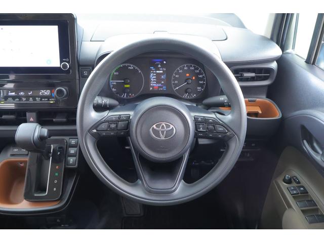 シエンタ ハイブリッドG 衝突被害軽減ブレーキ レーダークルーズ 純正8インチDA 地デジTV 全周囲カメラ BSM 前後ドラレコ ETC オートハイビーム 車線逸脱警報 クリアランスソナー AC100V-1500W 両側電動ドア LEDヘッドライト ワンオーナー(13枚目)