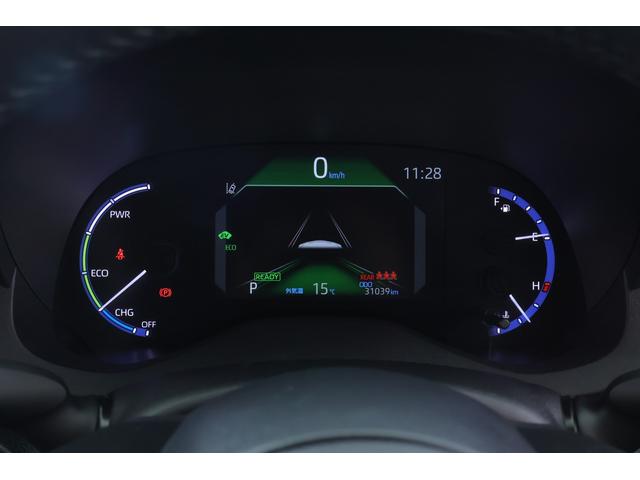 ヤリスクロス ハイブリッドＺ　衝突被害軽減ブレーキ　８インチＤＡ地デジＴＶ　バックカメラ　レーダークルーズ　車線逸脱警報　オートハイビーム　クリアランスソナー　ＥＴＣ２．０　パワーシート　シートヒーター　ステアリングヒーター　ＬＥＤヘッドライト　横滑り防止装置　ワンオーナー（17枚目）