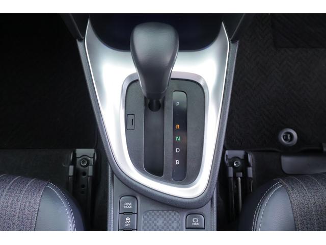 ヤリスクロス ハイブリッドＺ　衝突被害軽減ブレーキ　８インチＤＡ地デジＴＶ　バックカメラ　レーダークルーズ　車線逸脱警報　オートハイビーム　クリアランスソナー　ＥＴＣ２．０　パワーシート　シートヒーター　ステアリングヒーター　ＬＥＤヘッドライト　横滑り防止装置　ワンオーナー（27枚目）