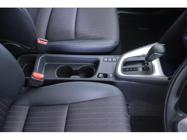 ヤリスクロス ハイブリッドＺ　衝突被害軽減ブレーキ　８インチＤＡ地デジＴＶ　バックカメラ　レーダークルーズ　車線逸脱警報　オートハイビーム　クリアランスソナー　ＥＴＣ２．０　パワーシート　シートヒーター　ステアリングヒーター　ＬＥＤヘッドライト　横滑り防止装置　ワンオーナー（32枚目）