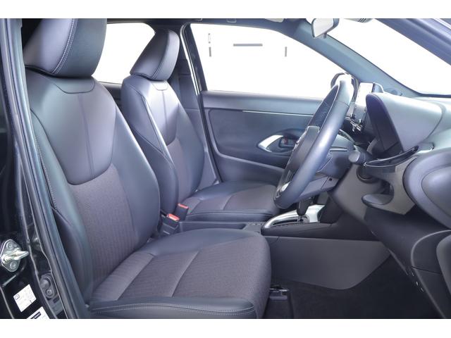 ヤリスクロス ハイブリッドＺ　衝突被害軽減ブレーキ　８インチＤＡ地デジＴＶ　バックカメラ　レーダークルーズ　車線逸脱警報　オートハイビーム　クリアランスソナー　ＥＴＣ２．０　パワーシート　シートヒーター　ステアリングヒーター　ＬＥＤヘッドライト　横滑り防止装置　ワンオーナー（34枚目）